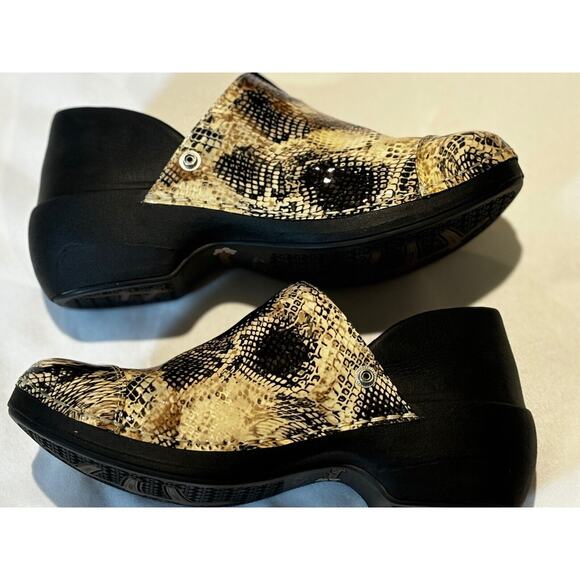 Rocky 4Eur sole Women's Snakeskin Print Teacher Nurse Slides Clogs Sz 39 8 -8.5 - Picture 4 of 8
